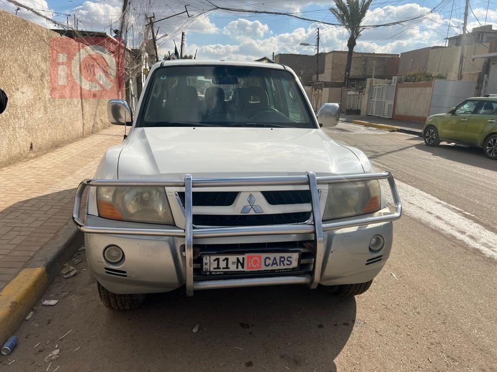 ميتسوبيشي باجيرو